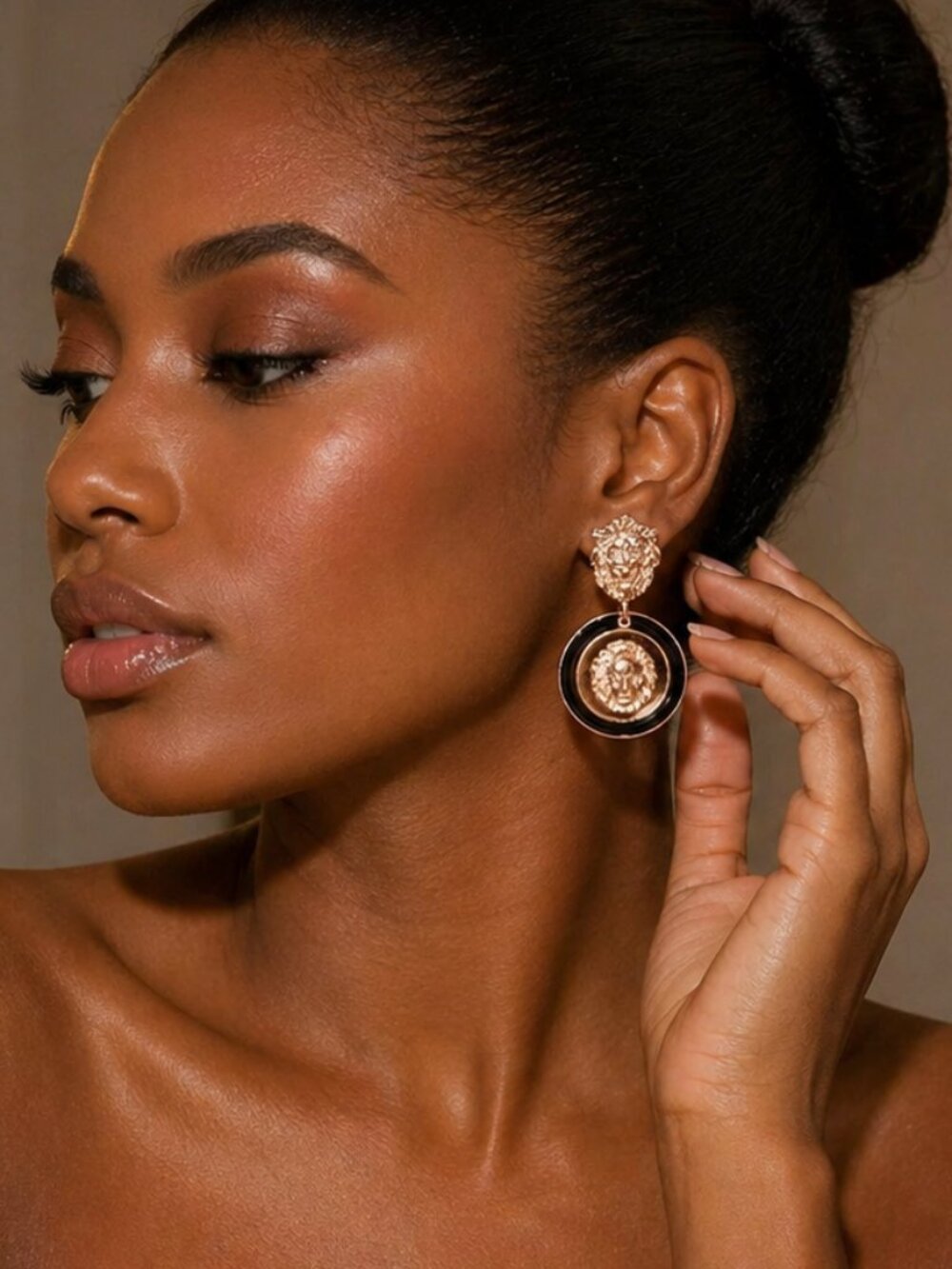 Circle Lionhead Earrings